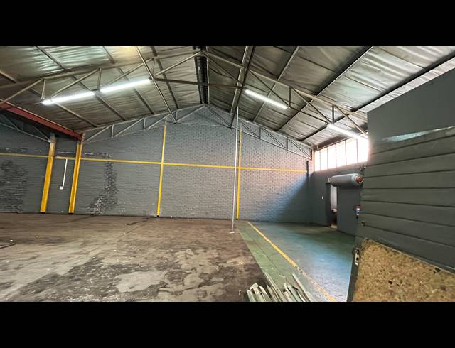 301M² WAREHOUSE FOR SALE IN ISANDO